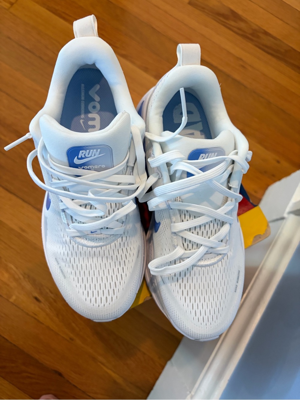 Nike Vomero 18 6.5 Women - Picture 2 of 4